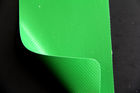 China El PVC verde/blanco de la prueba de fuego cubrió la tela de la lona para la cortina lateral 30*30 distribuidor 